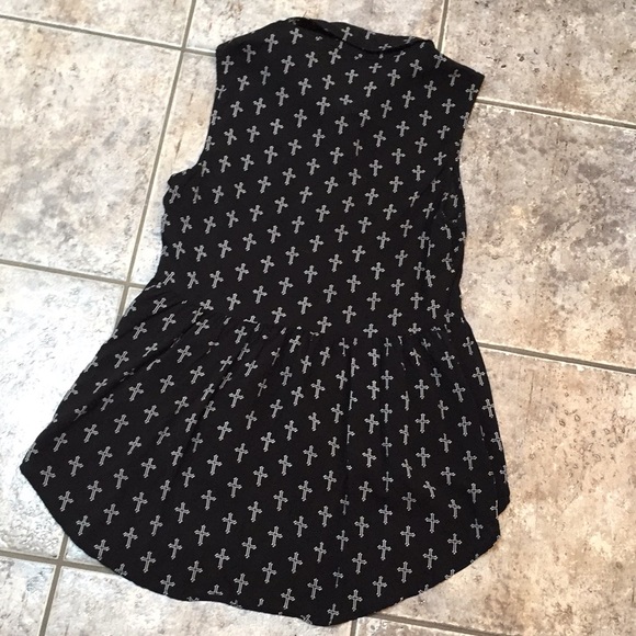 *3 FOR $15* Forever 21 High Low Button Up Blouse - Picture 6 of 6